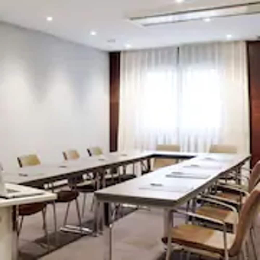 Hotel Ciutat Martorell Εξωτερικό φωτογραφία