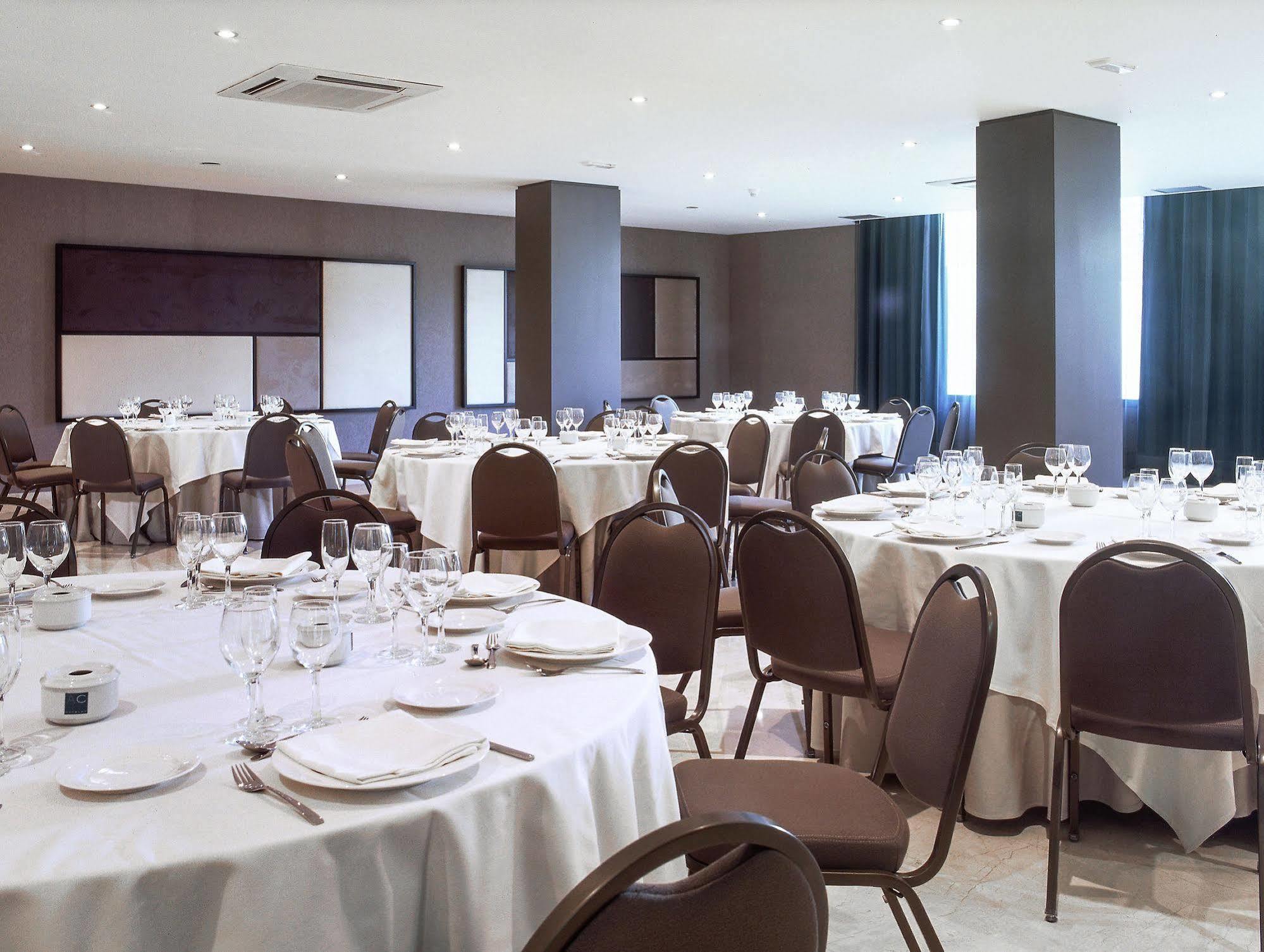 Hotel Ciutat Martorell Εστιατόριο φωτογραφία